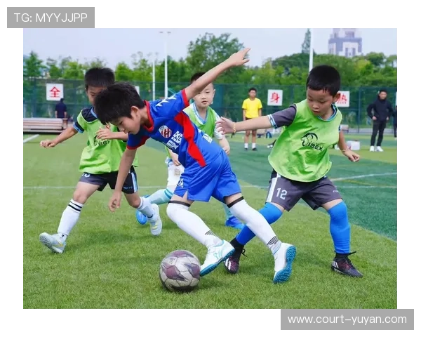 一米九以上身高的足球巨星们 如何在绿茵场上展现超凡优势