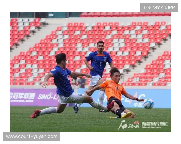 四大帅哥足球明星现身赛场 完美身姿与球技并存的风采