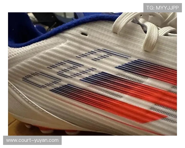 购买球星同款足球鞋的最佳平台和渠道推荐